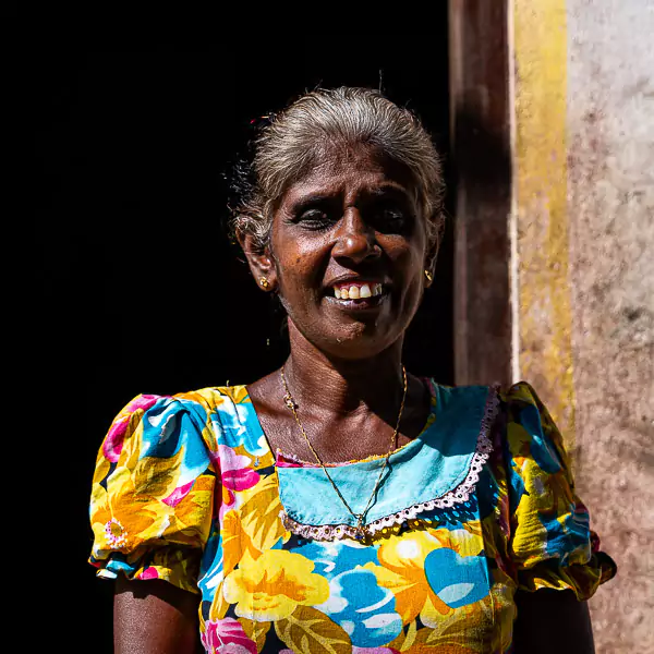 Réalisation Neskatraveller - Mava Sri Lanka - ONG - Portrait femme Sri Lankaise shooting photos